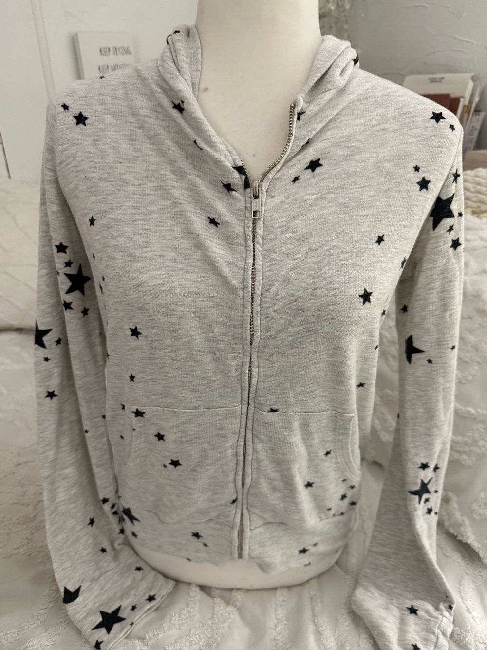 Monrow Light Gray Zip Star-Print Hoodie